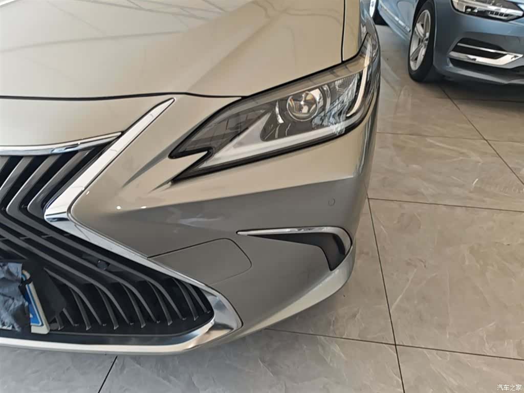 Lexus ES, 2020 24