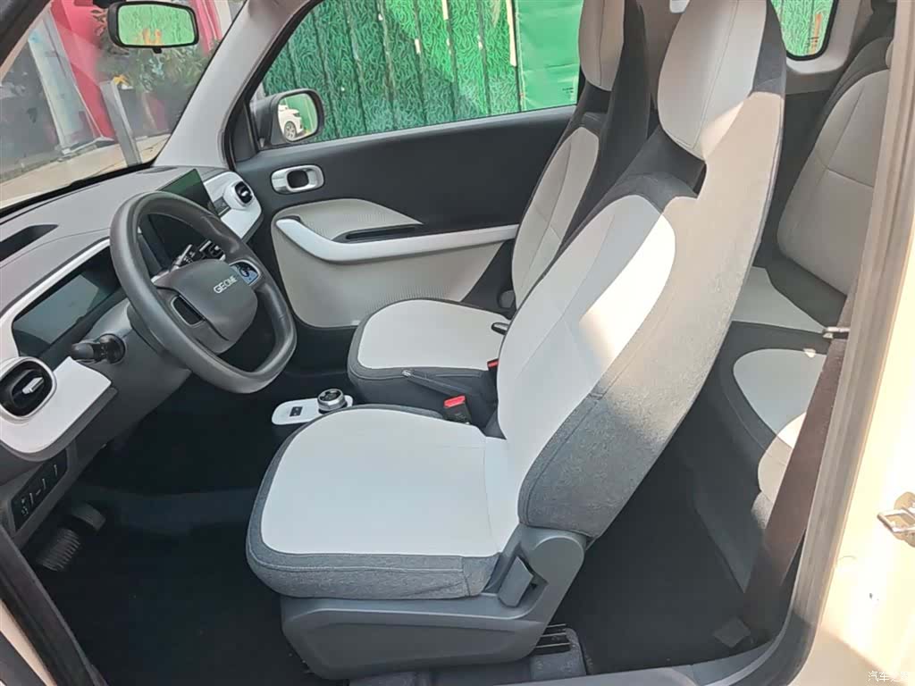 Geely Panda, 2025 15