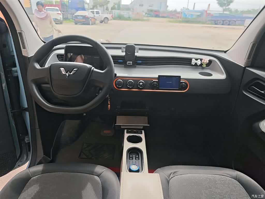 Wuling MINIEV, 2021 10