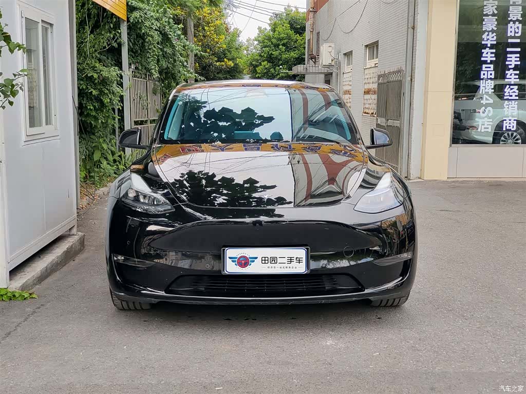 Tesla Model Y, 2023 2