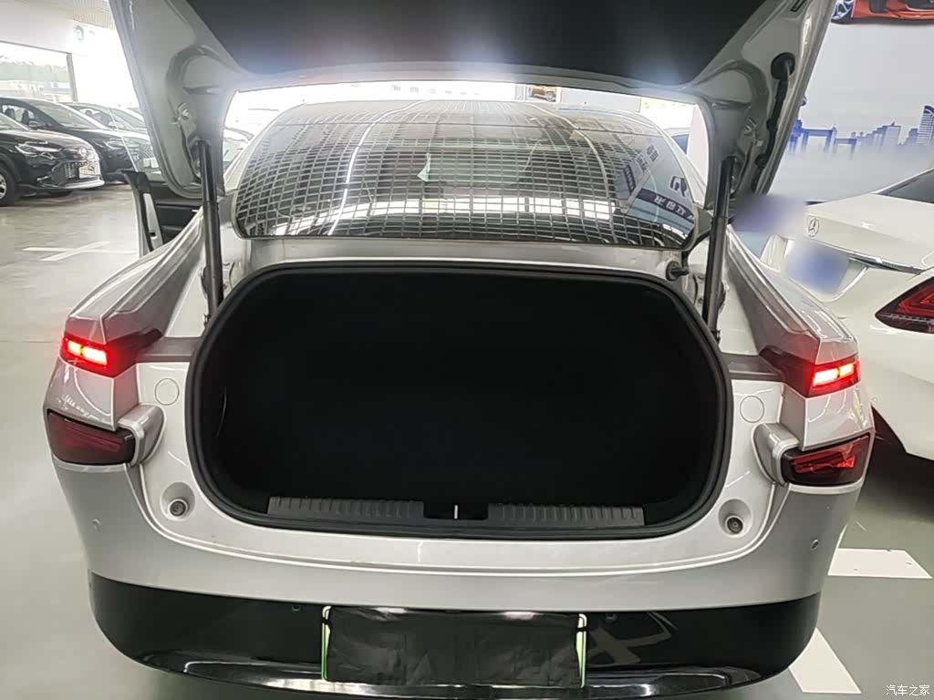 Xpeng P7, 2021 19