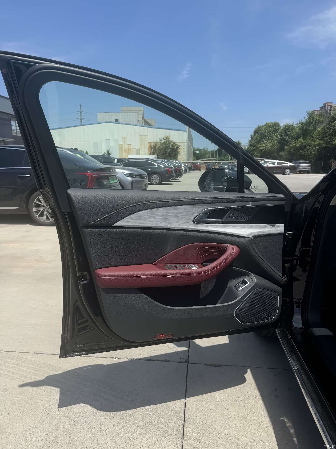 Hongqi H5, 2026 9