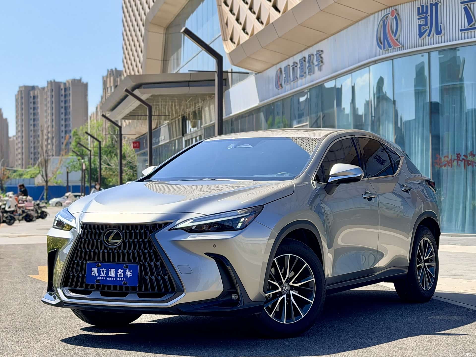 Lexus NX, 2023 1