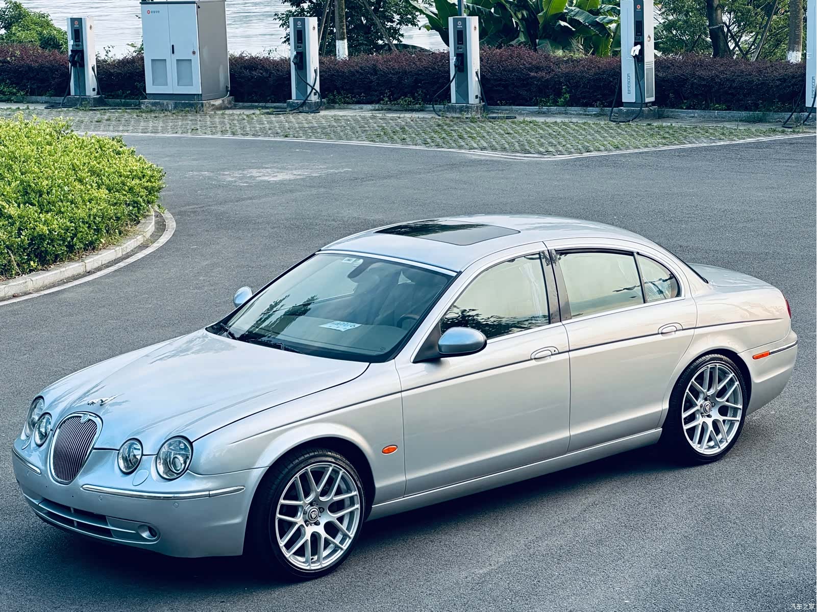Jaguar S-TYPE