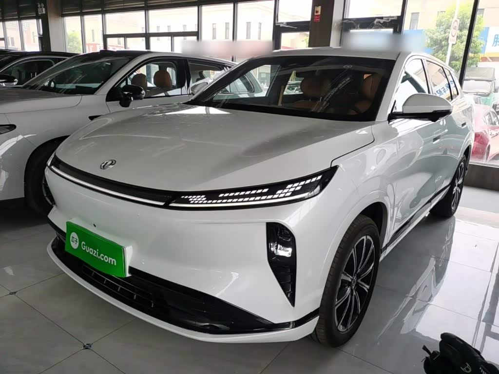 Dongfeng L8