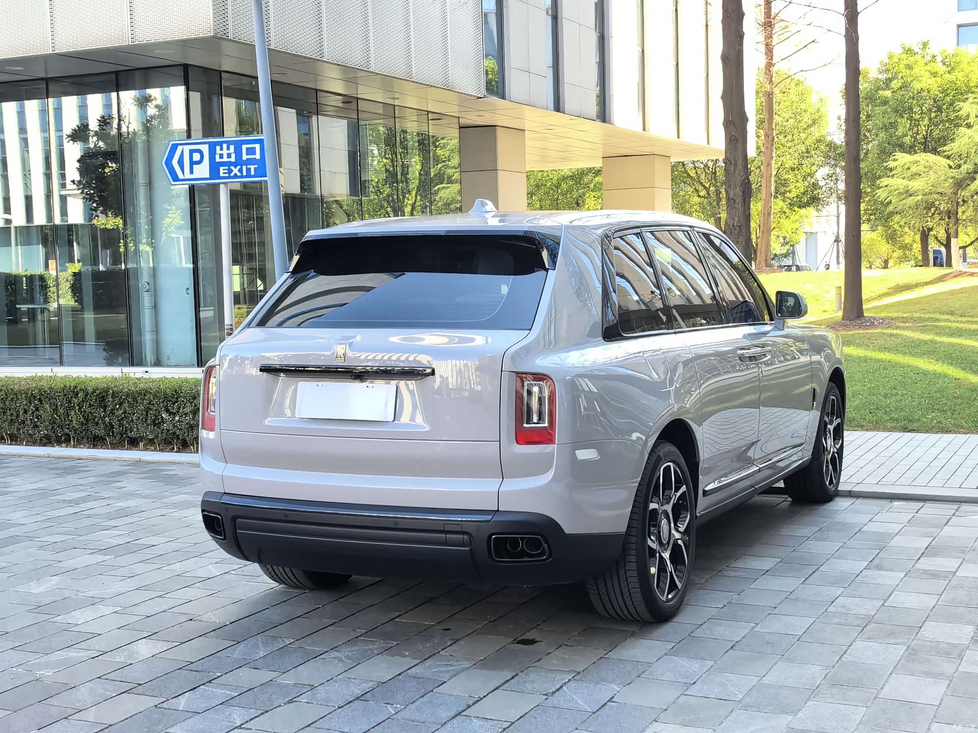 Rolls-Royce Cullinan, 2022 46