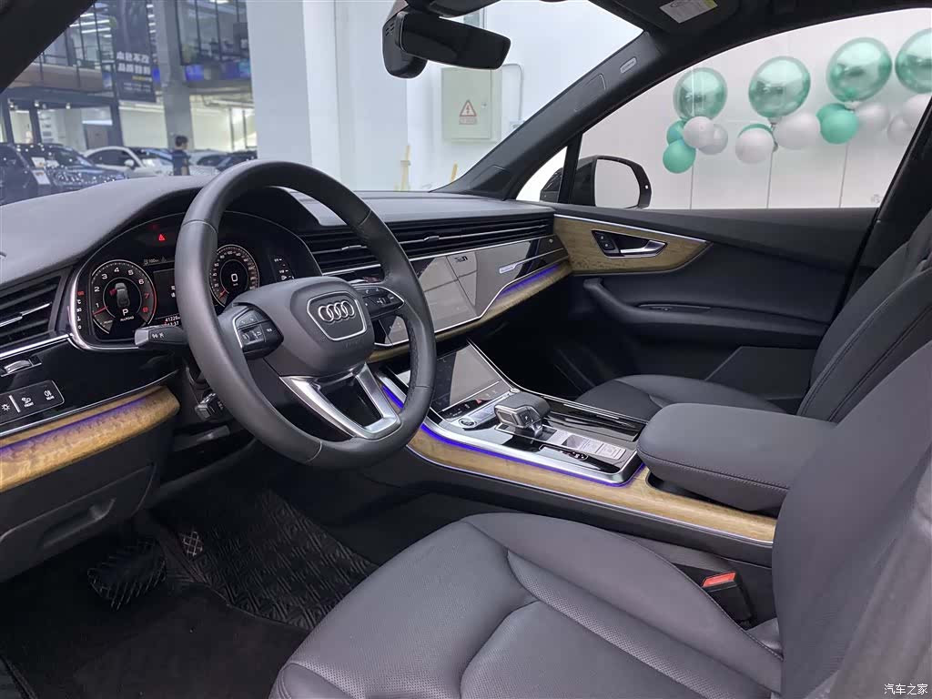 Audi Q7, 2022 все фото