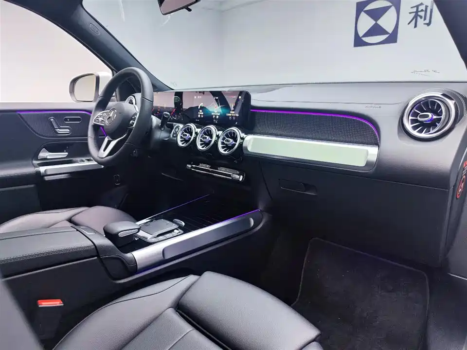 Mercedes-Benz GLB Mercedes-Benz GLB