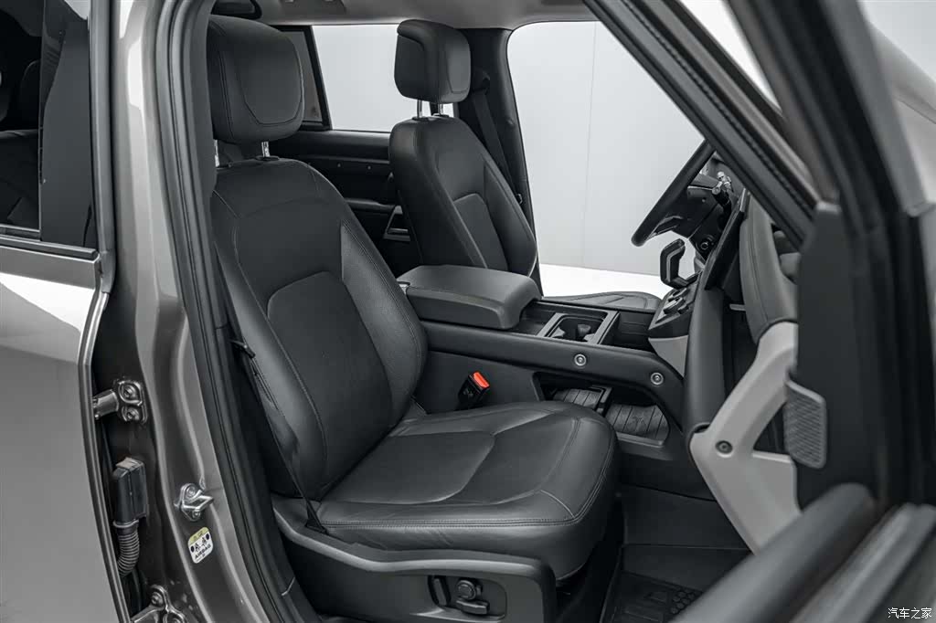 Land Rover Defender, 2024 20