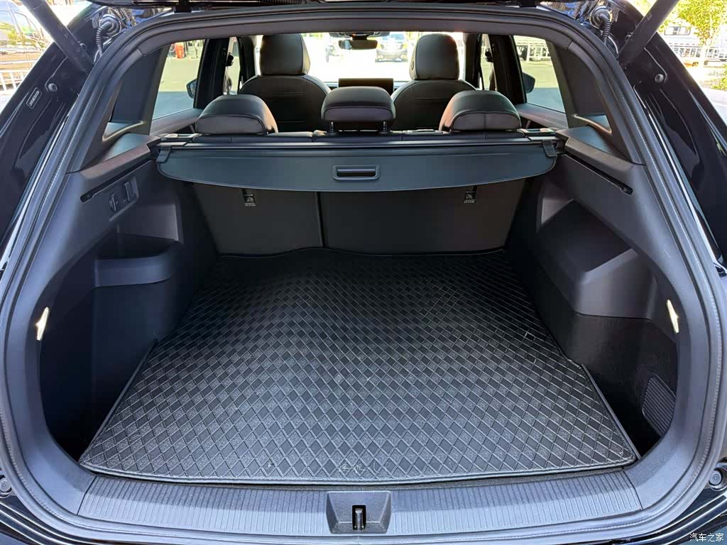 Volkswagen Tiguan L, 2025 8
