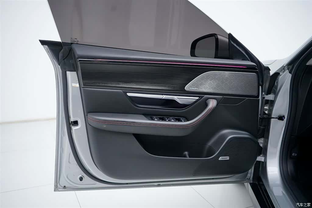 Xpeng P7, 2022 9
