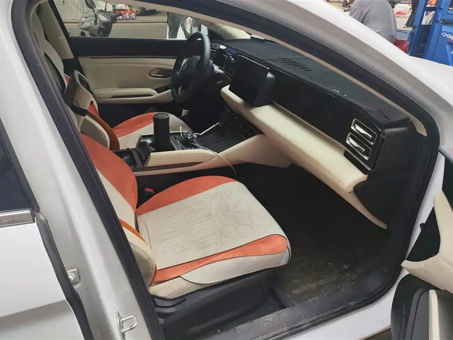 BYD Qin L