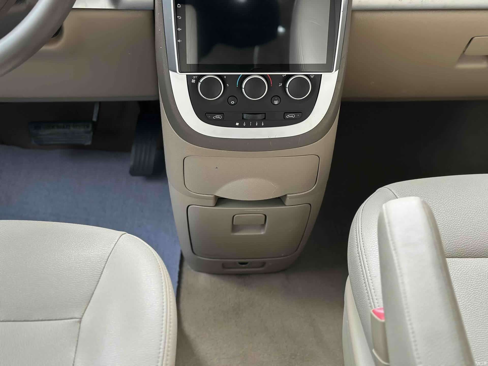 Buick GL8, 2015 17