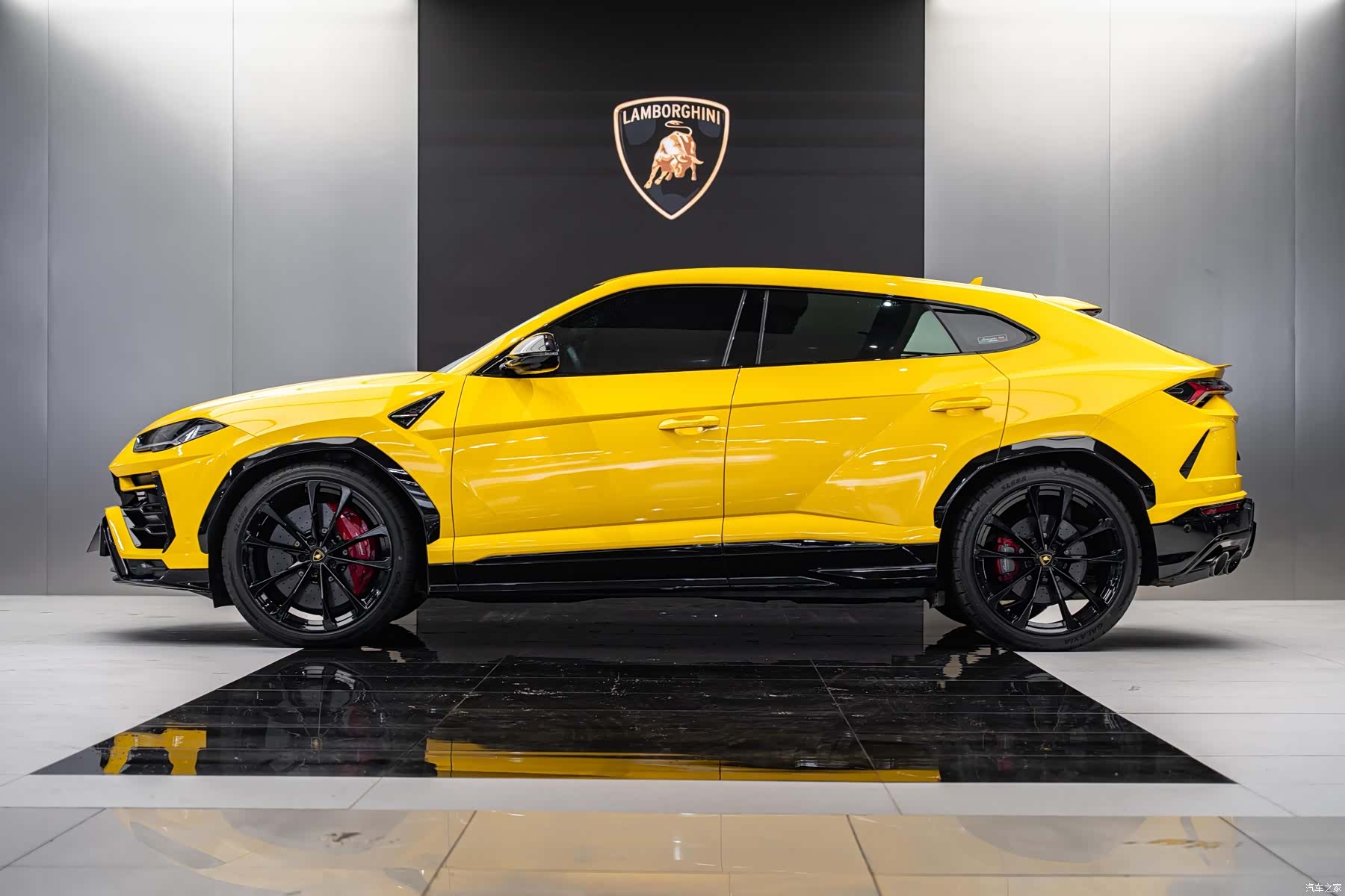 Lamborghini Urus, 2022 12