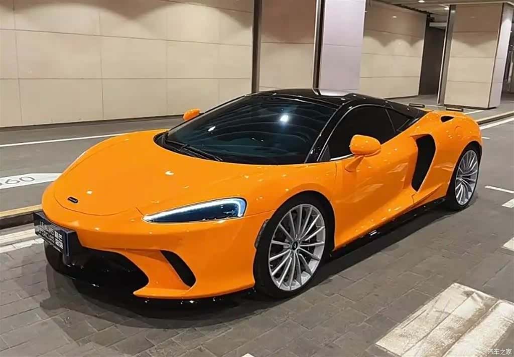 McLaren GT