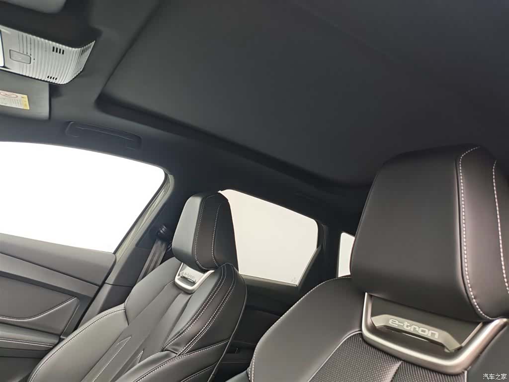 Audi Q4 e-tron, 2024 15