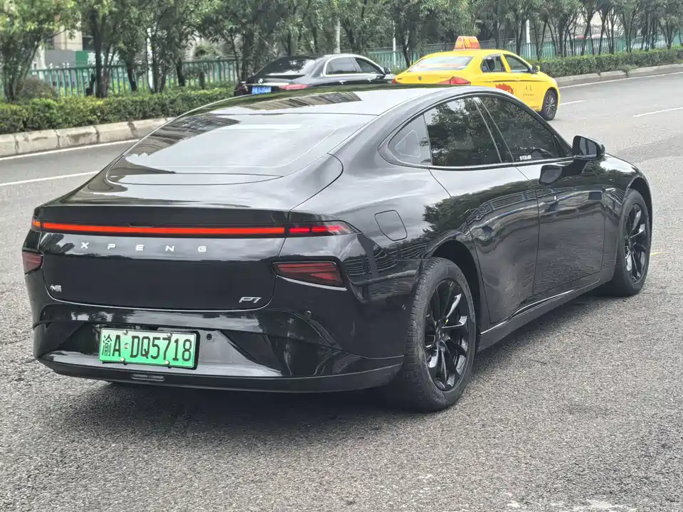 XPENG P7