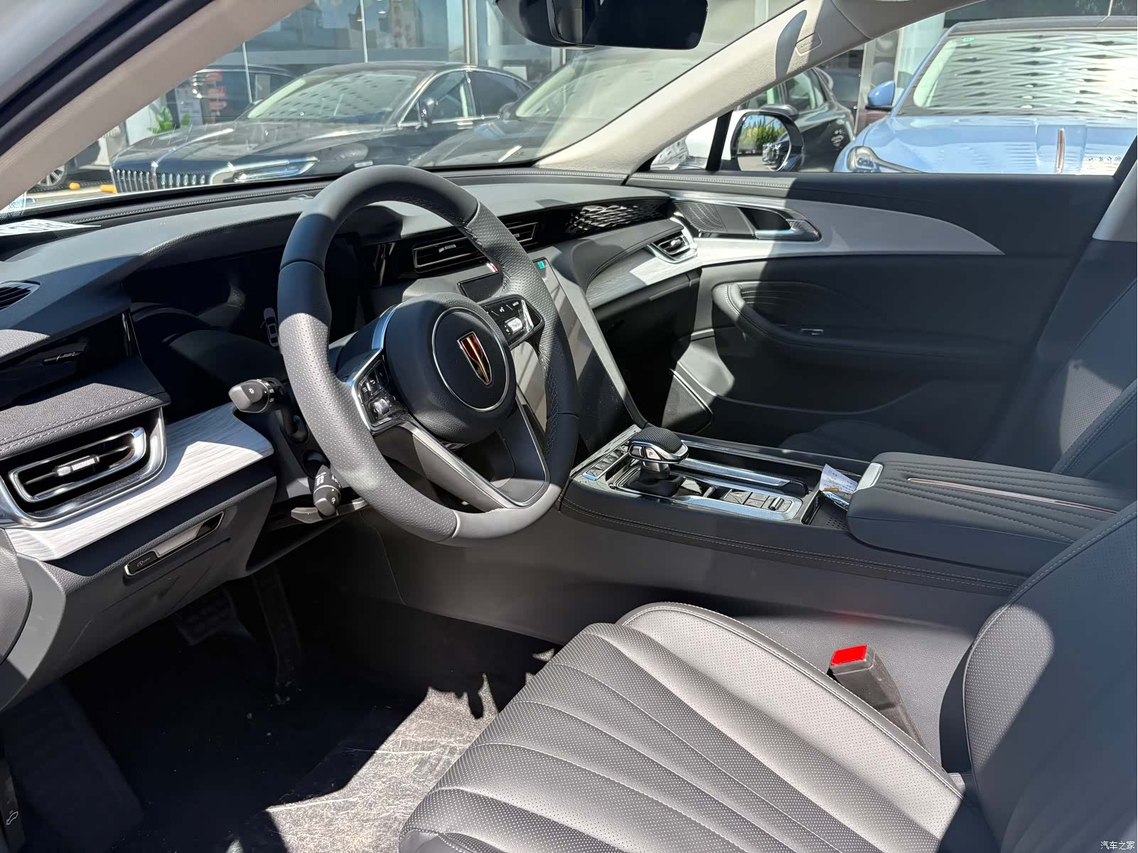 Hongqi H5, 2026 6