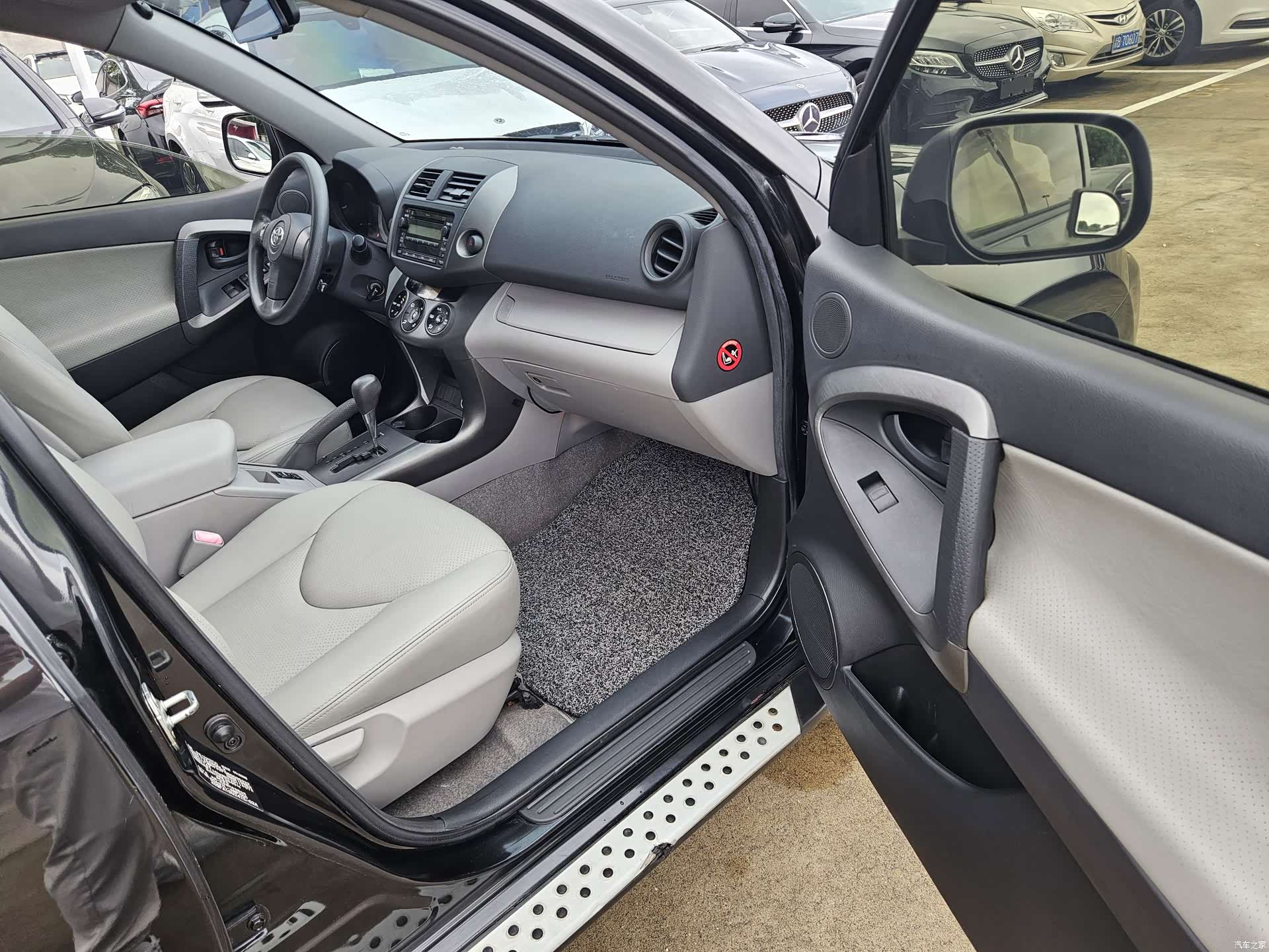 Toyota RAV4, 2011 18