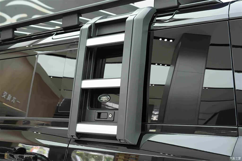 Land Rover Defender, 2024 22