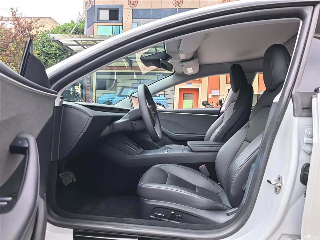 Tesla Model 3, 2024 все фото