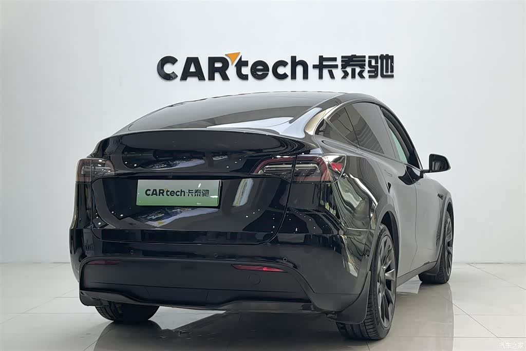 Tesla Model Y, 2023 2