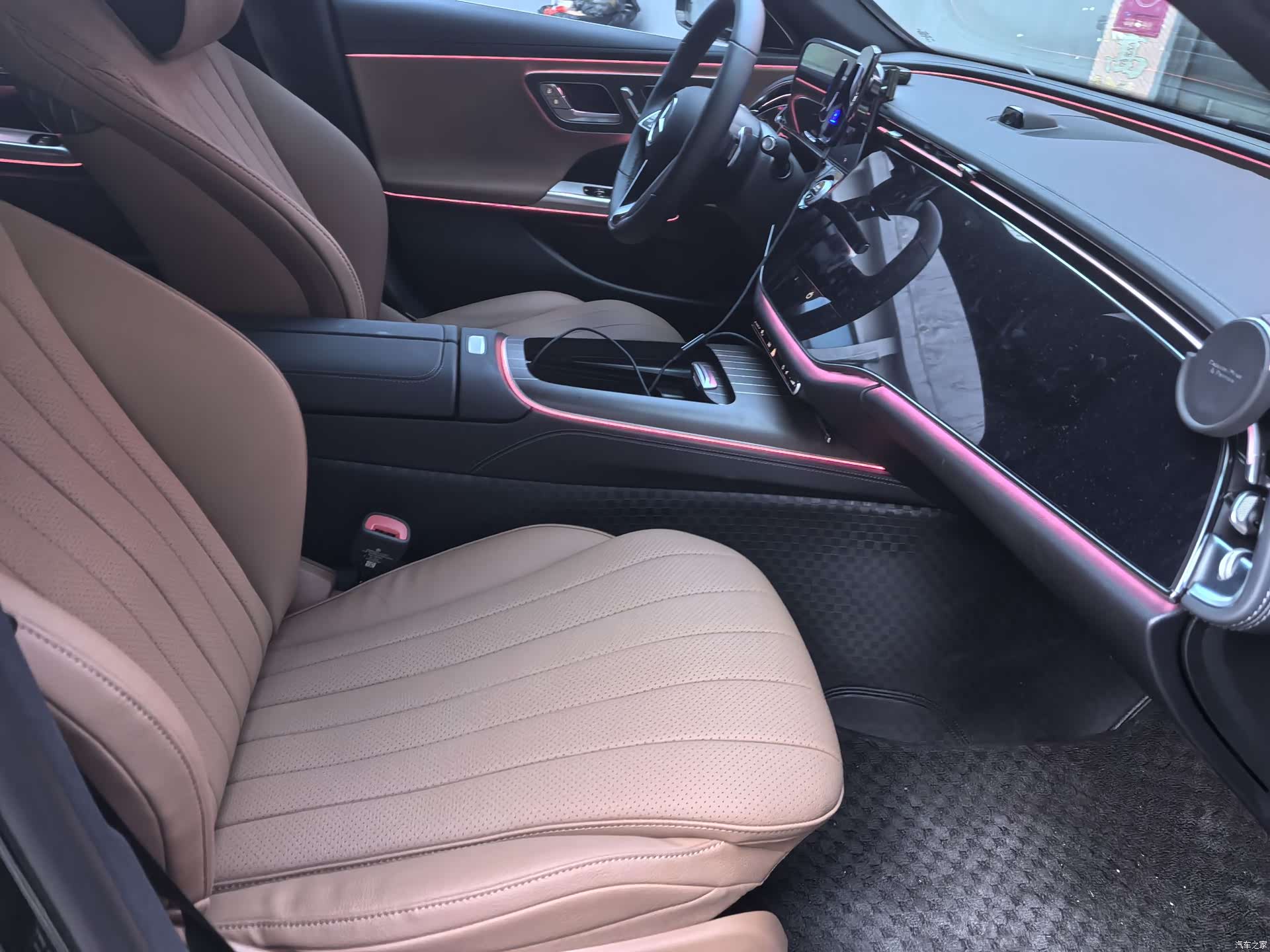 Mercedes-Benz E-Class, 2025 10