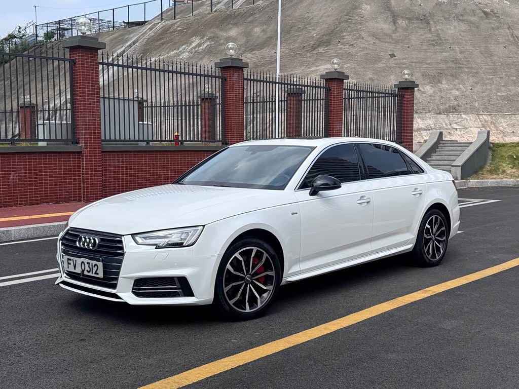 Audi A4L 2018 30 45 TFSI quattro Sport