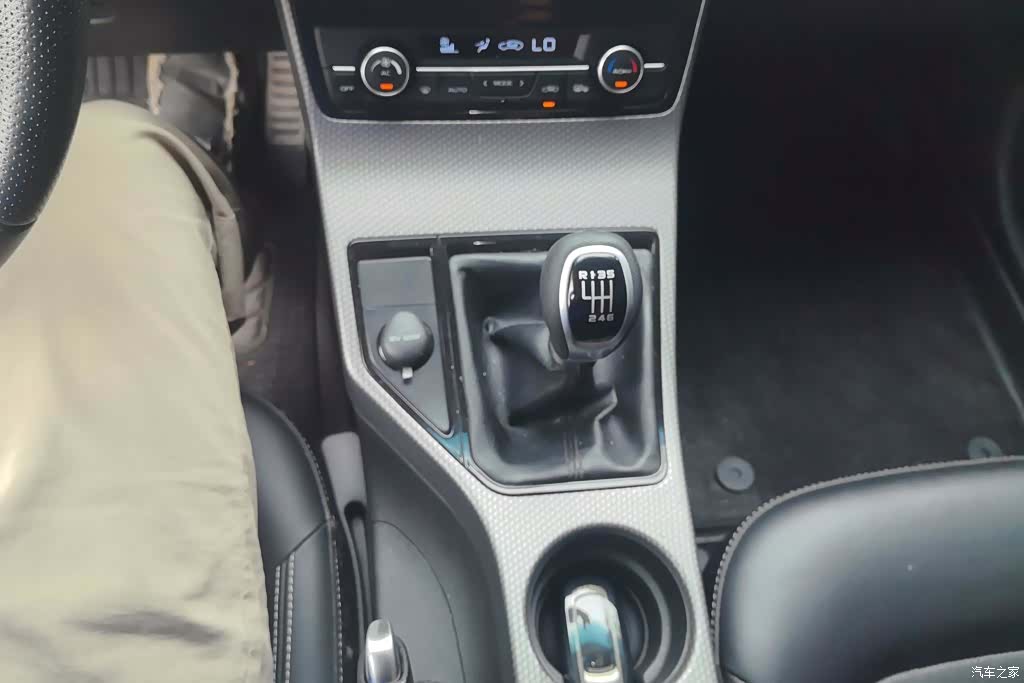 Geely Emgrand, 2017 16