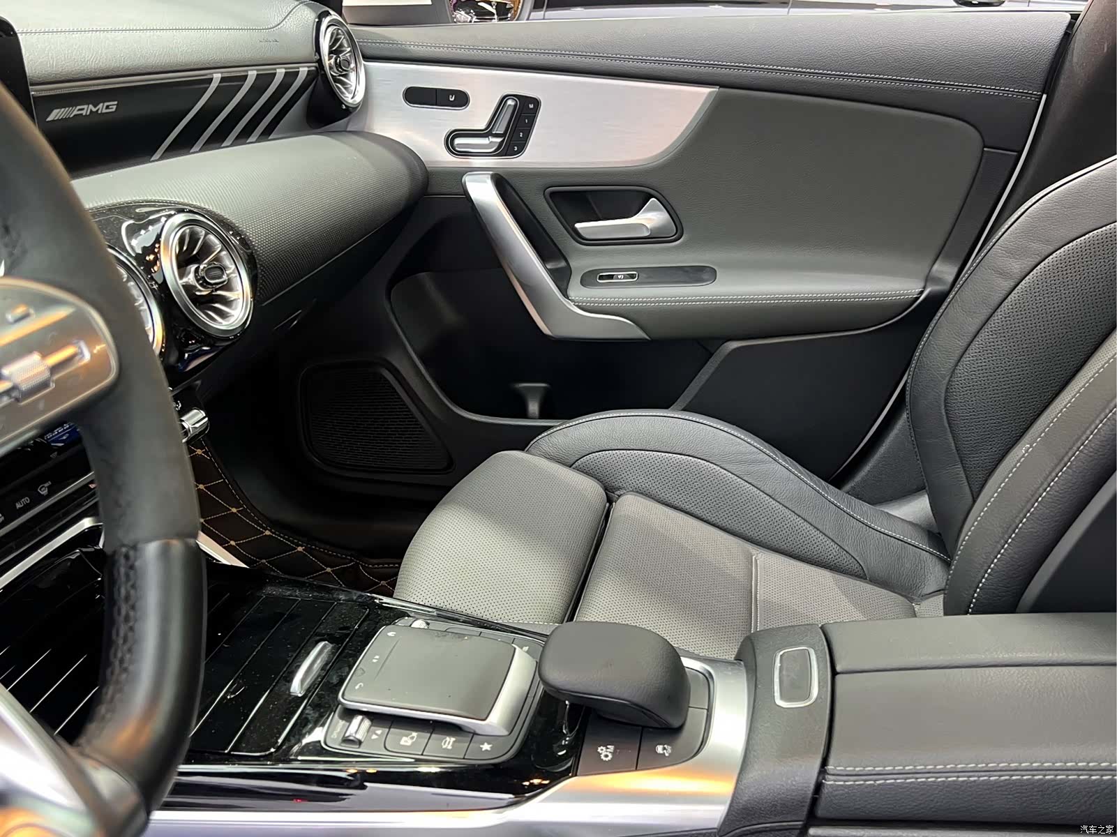 Mercedes-Benz CLA, 2023 7