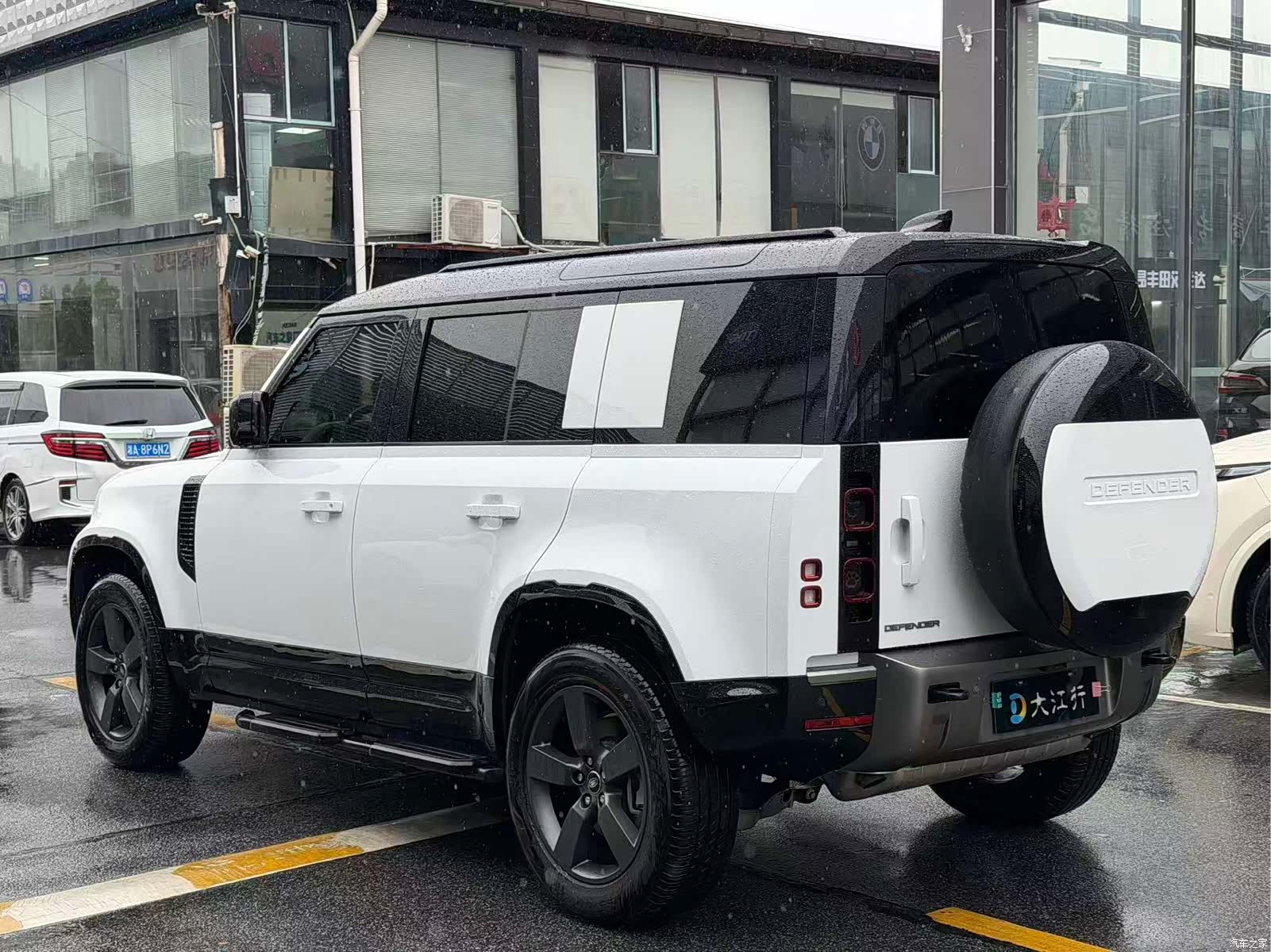 Land Rover Defender, 2025 13