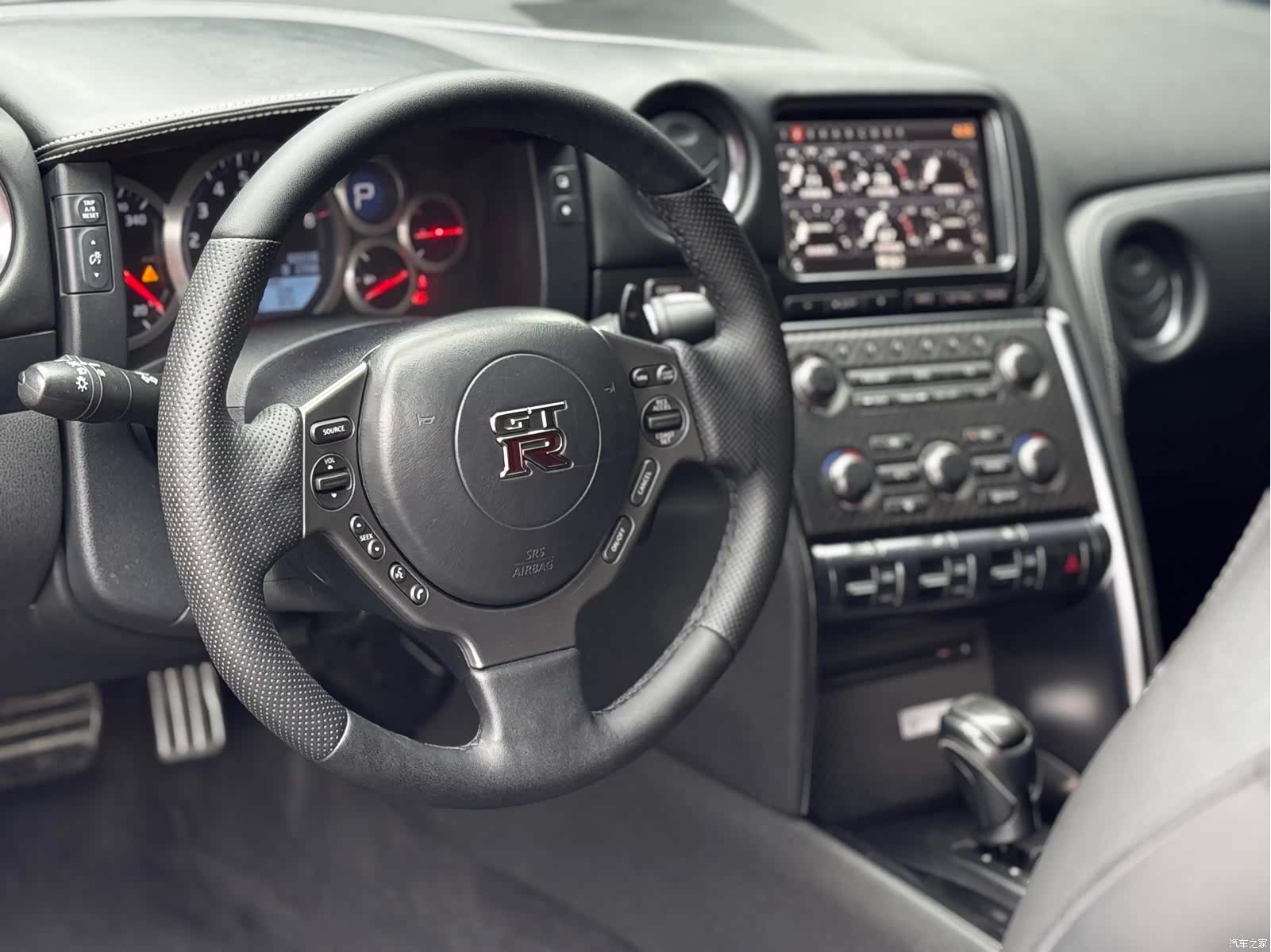 Nissan GT-R, 2014 10