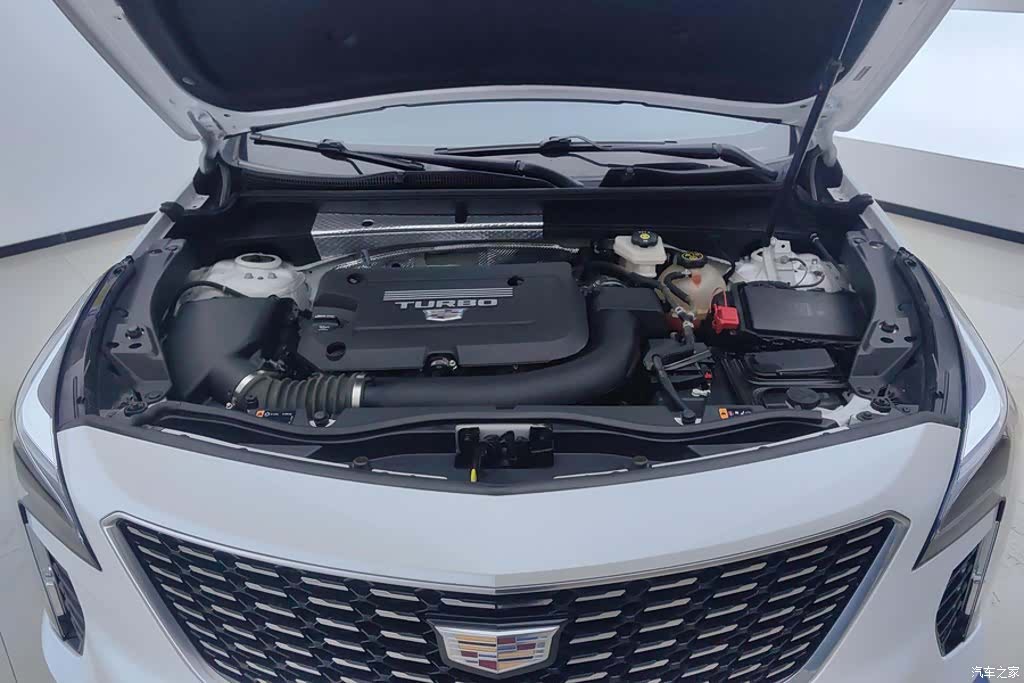 Cadillac XT4, 2022 10