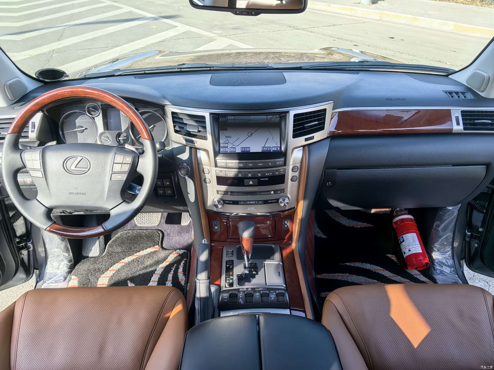 Lexus LX, 2013 7