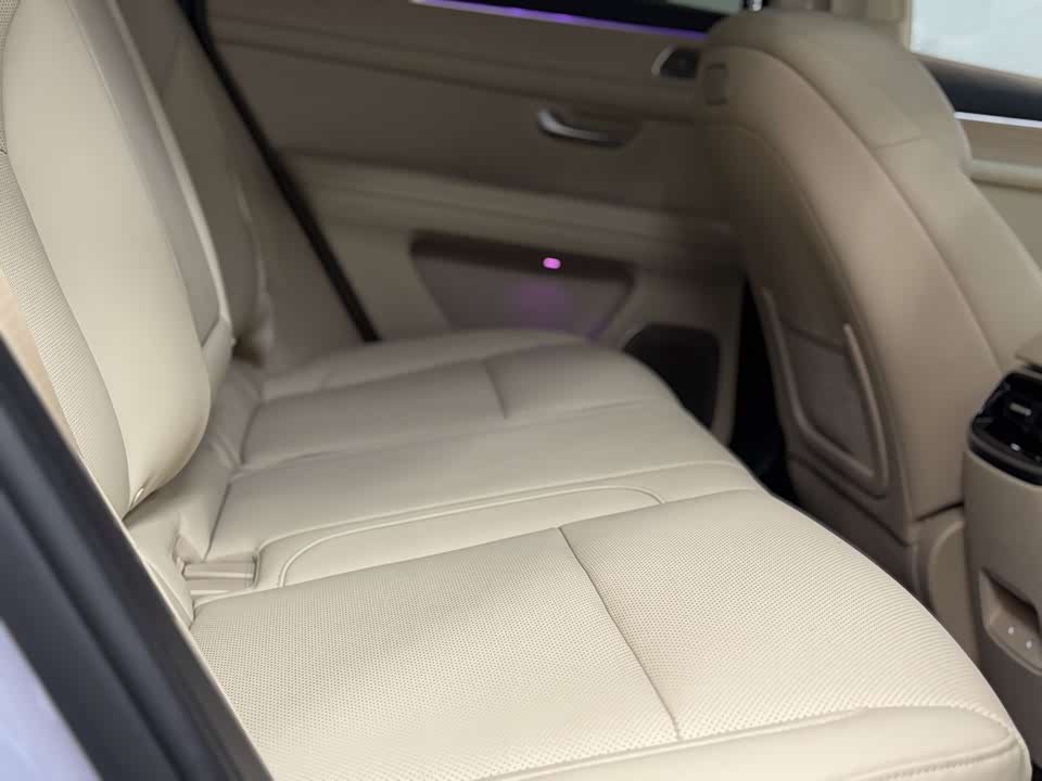 AITO Ask the world M5