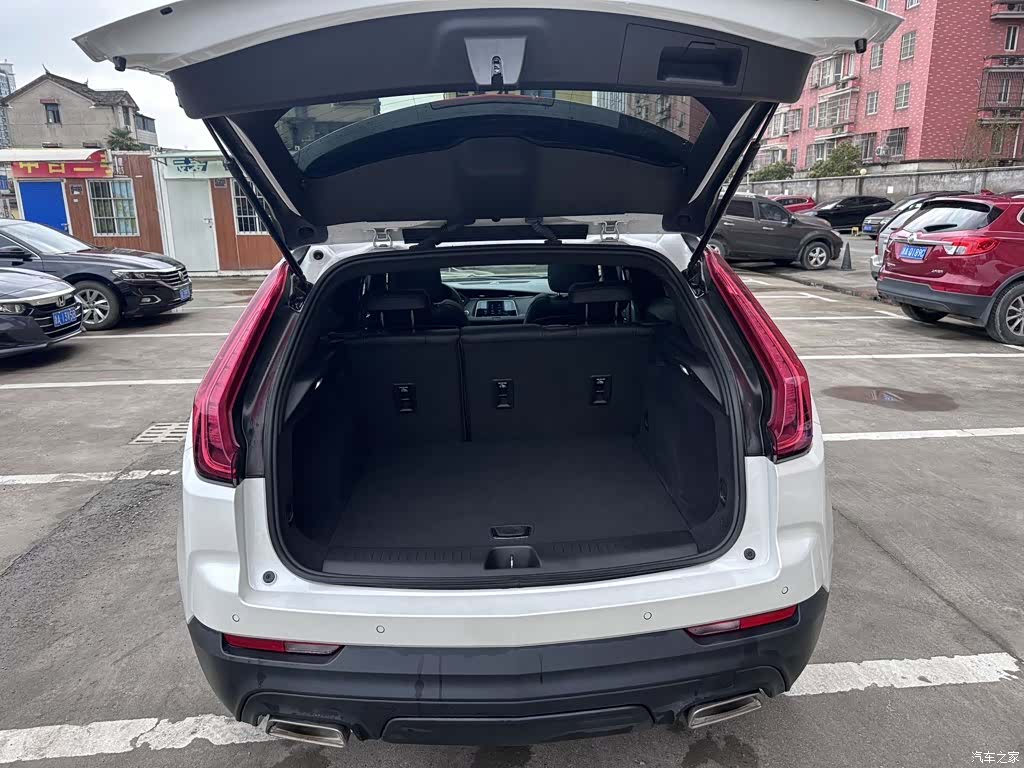 Cadillac XT4, 2022 8