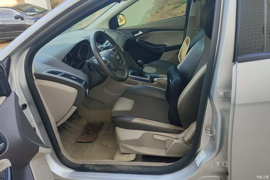 Ford Focus, 2013 9