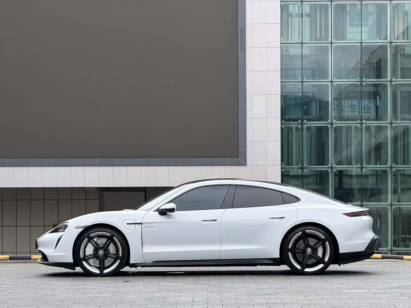 Porsche Taycan, 2020 все фото