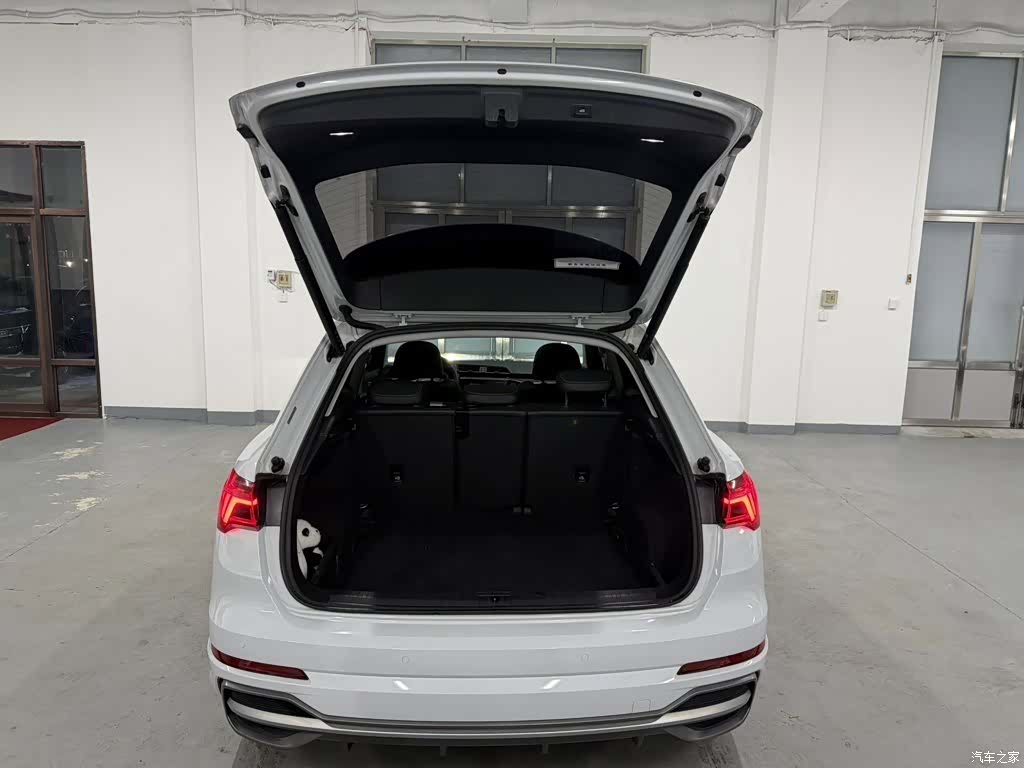 Audi Q3, 2022 8