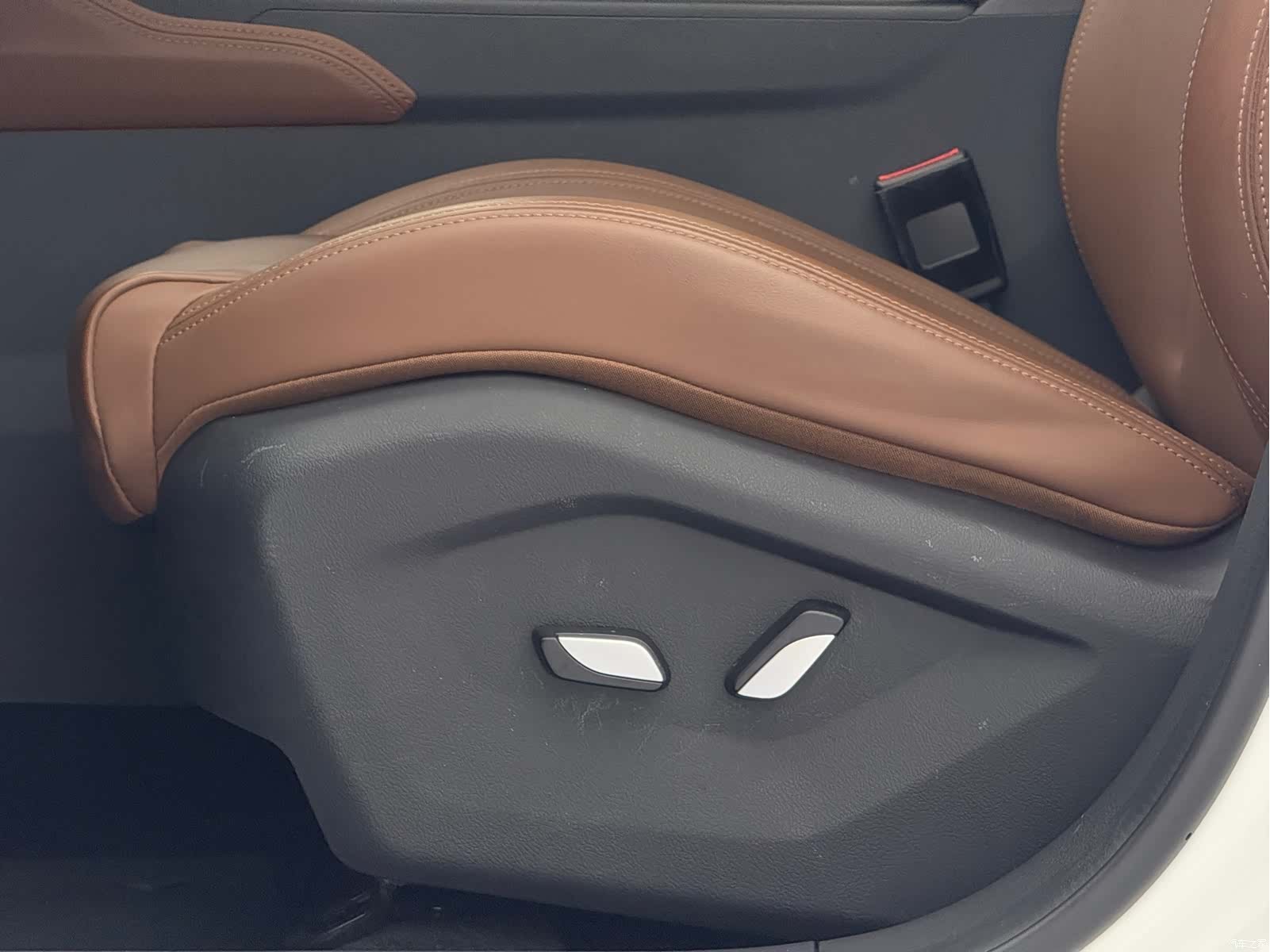 Geely X6, 2021 21