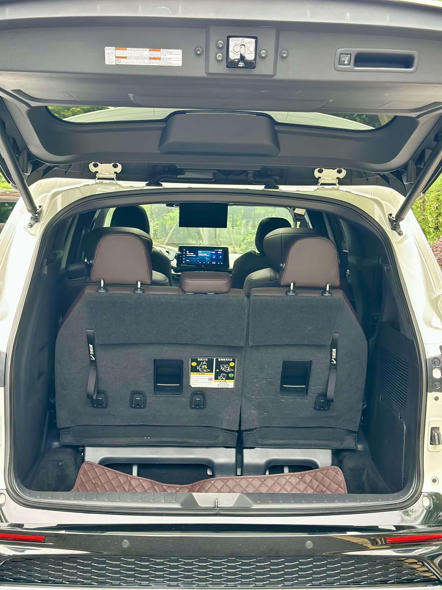 Toyota Granvia, 2023 23
