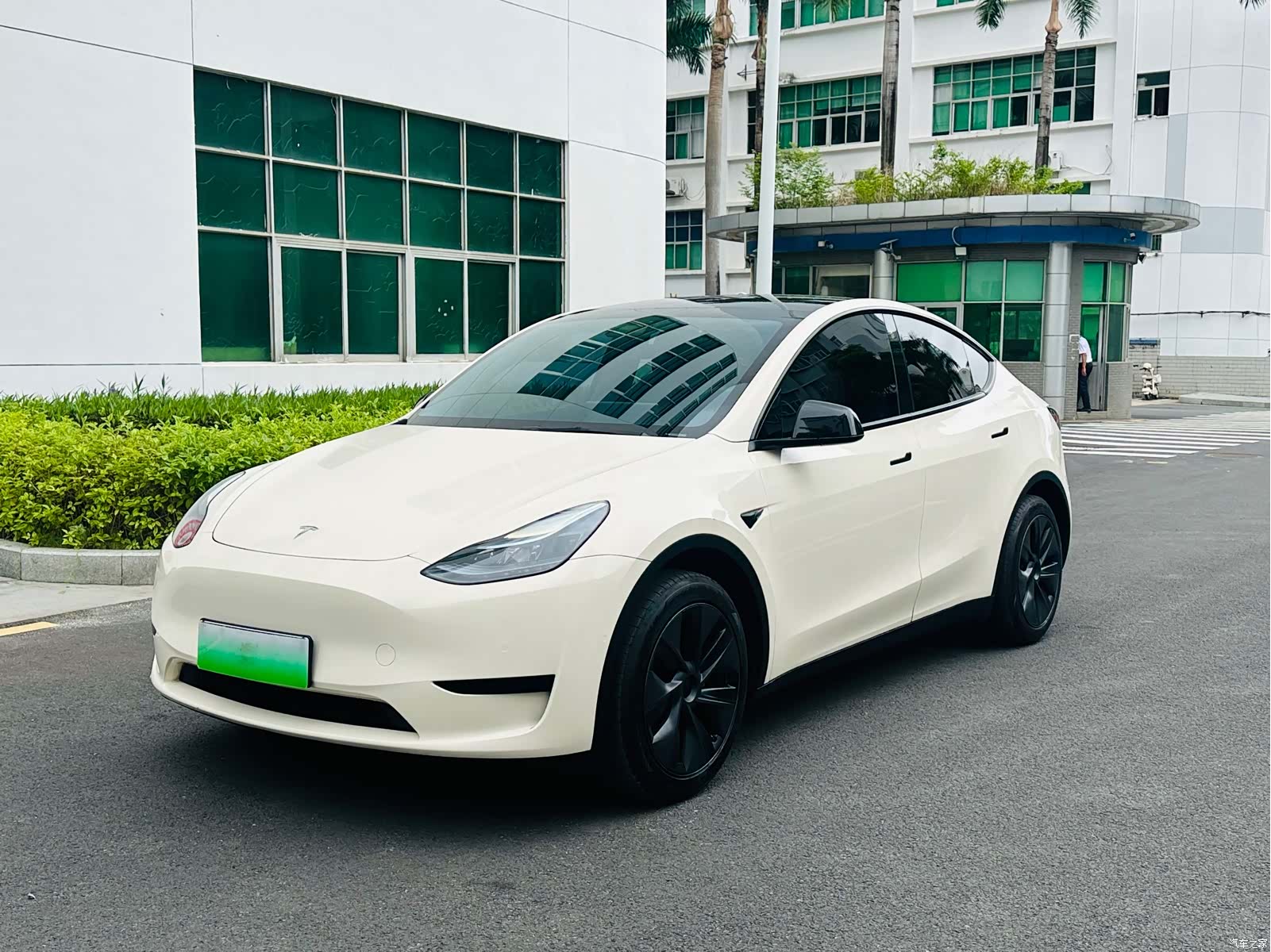 Tesla Model Y, 2024 1