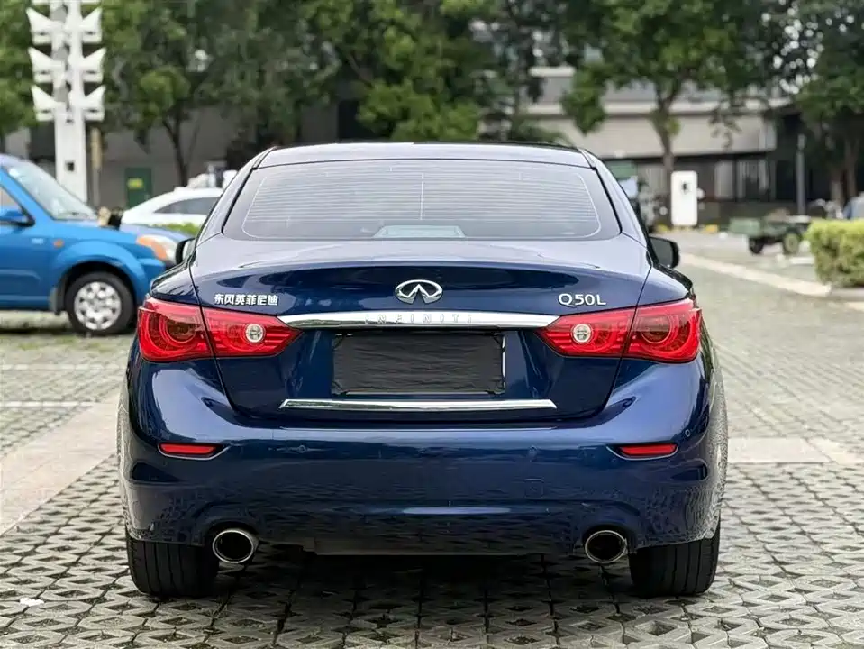 Infiniti Q50L