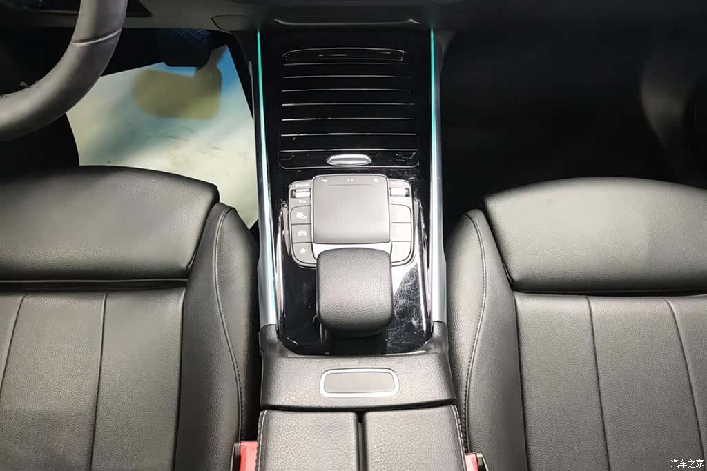 Mercedes-Benz GLB, 2022 16
