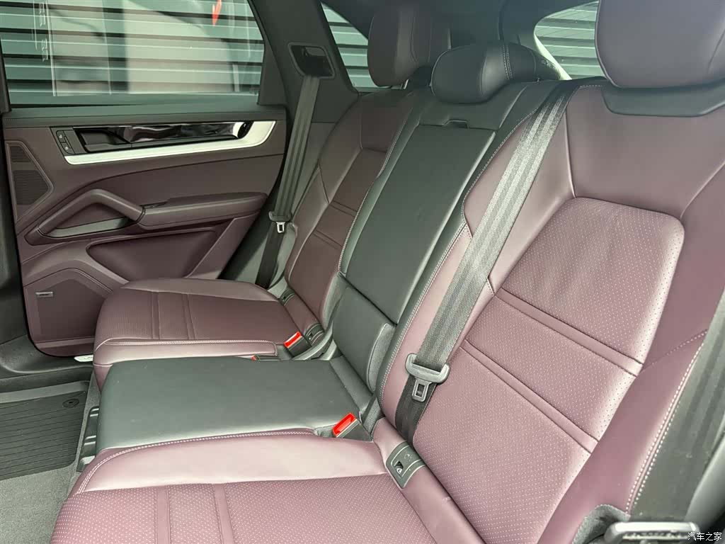 Porsche Cayenne, 2026 10