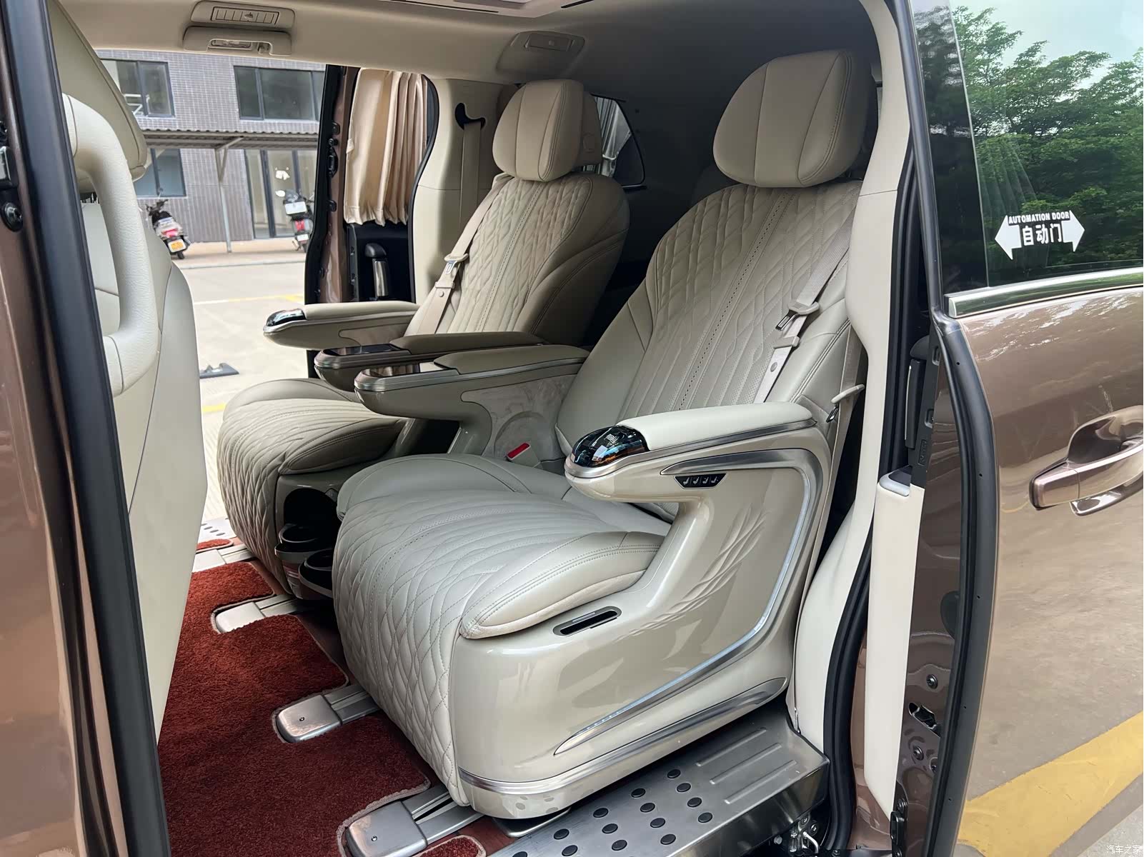Buick GL8, 2020 7