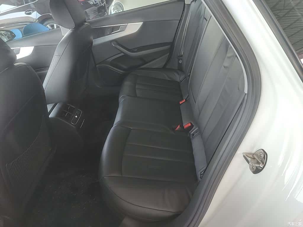 Audi A4L, 2019 17