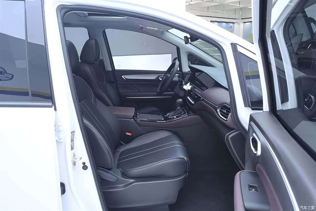 Trumpchi M6, 2025 8