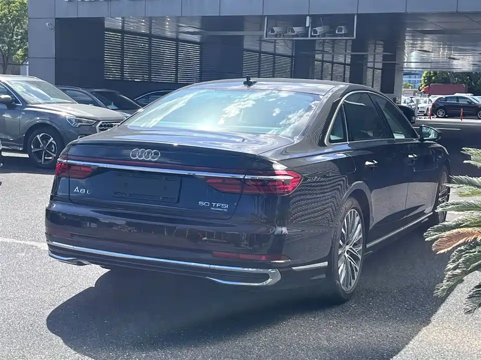 Audi A8