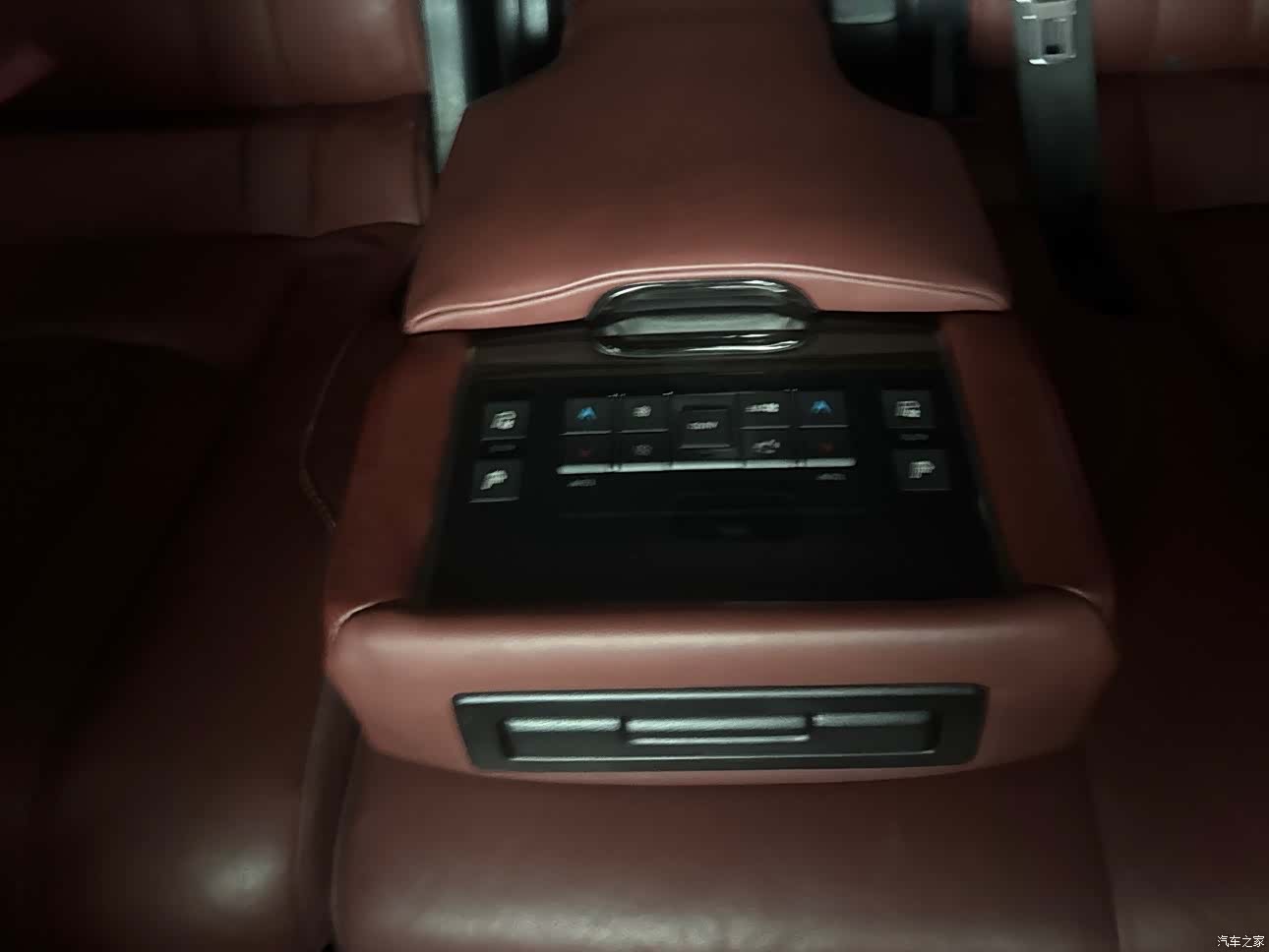 Lexus LX, 2016 14